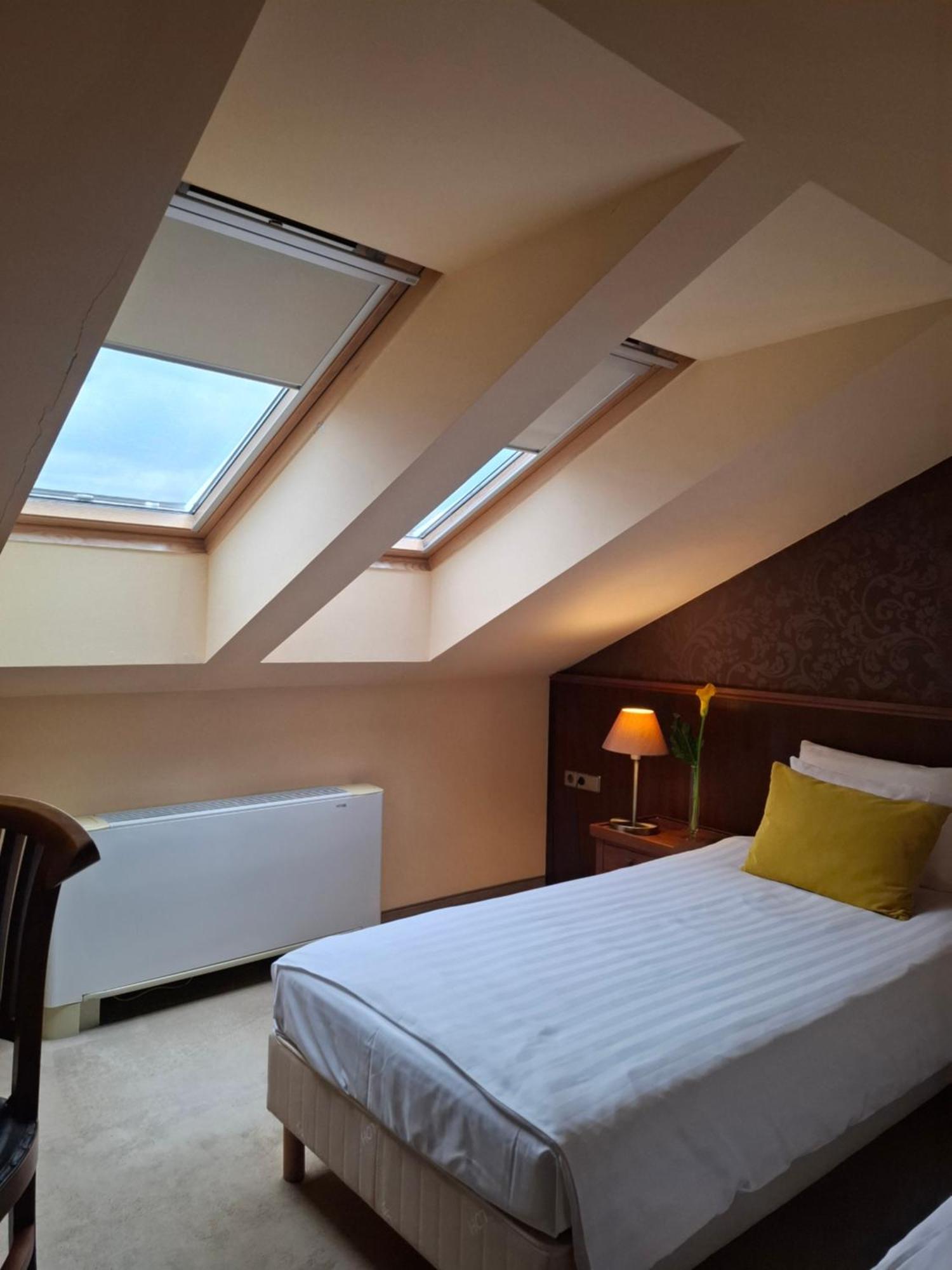 Szepia Bio And Art Hotel Zsambek Luaran gambar