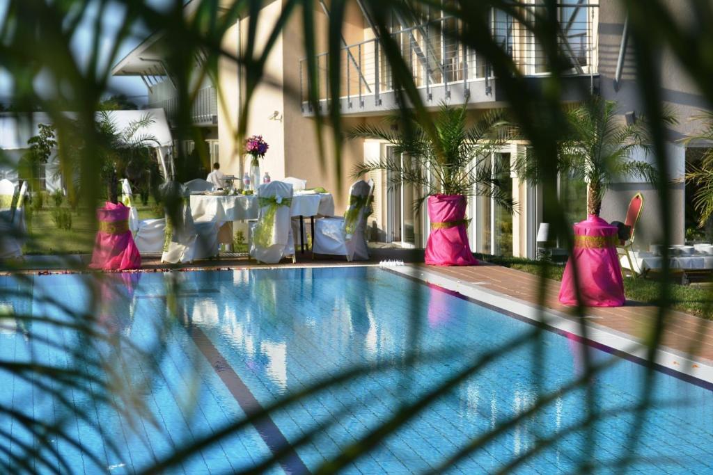 Szepia Bio And Art Hotel Zsambek Luaran gambar